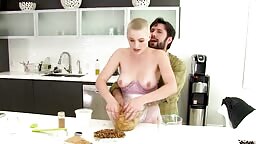 30 11 2022 Riley Nixon - Cream Pie No Apple Pie